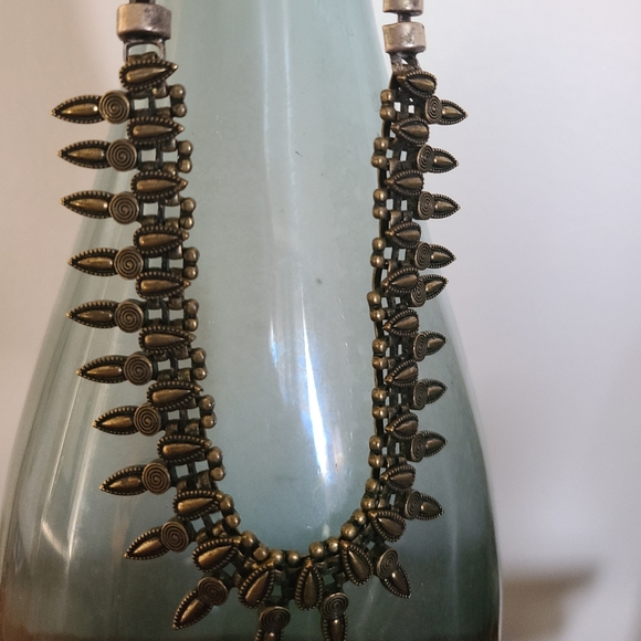 Beautiful metallic Statement Necklace - Picture 1 of 4